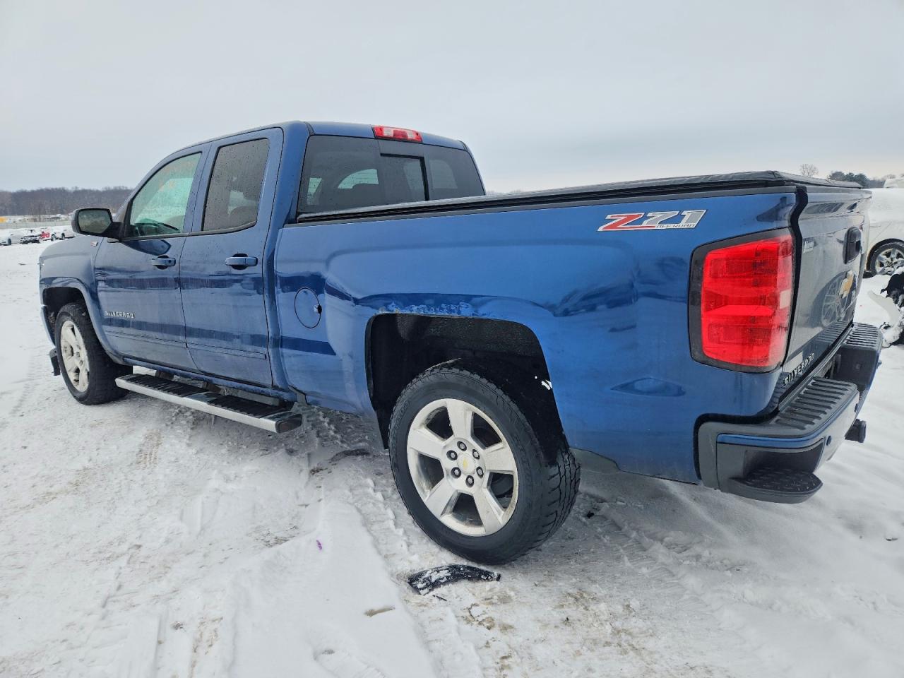 2016 CHEVROLET SILVERADO K1500 LT photo 2