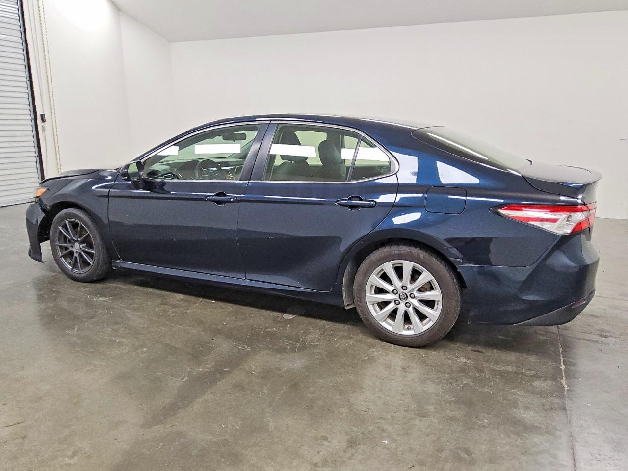 2018 TOYOTA CAMRY L photo 2