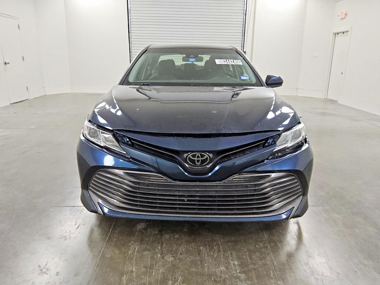 2018 TOYOTA CAMRY L photo 5