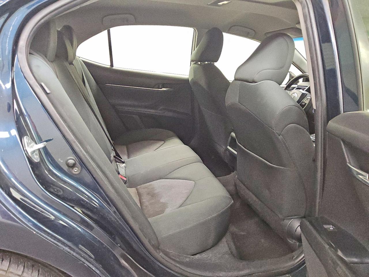 2018 TOYOTA CAMRY L photo 10