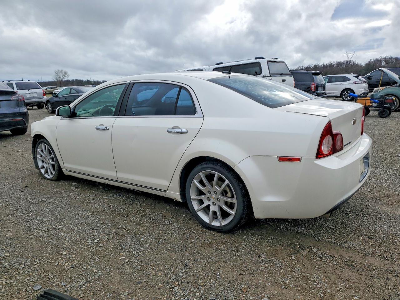 2011 CHEVROLET MALIBU LTZ photo 2