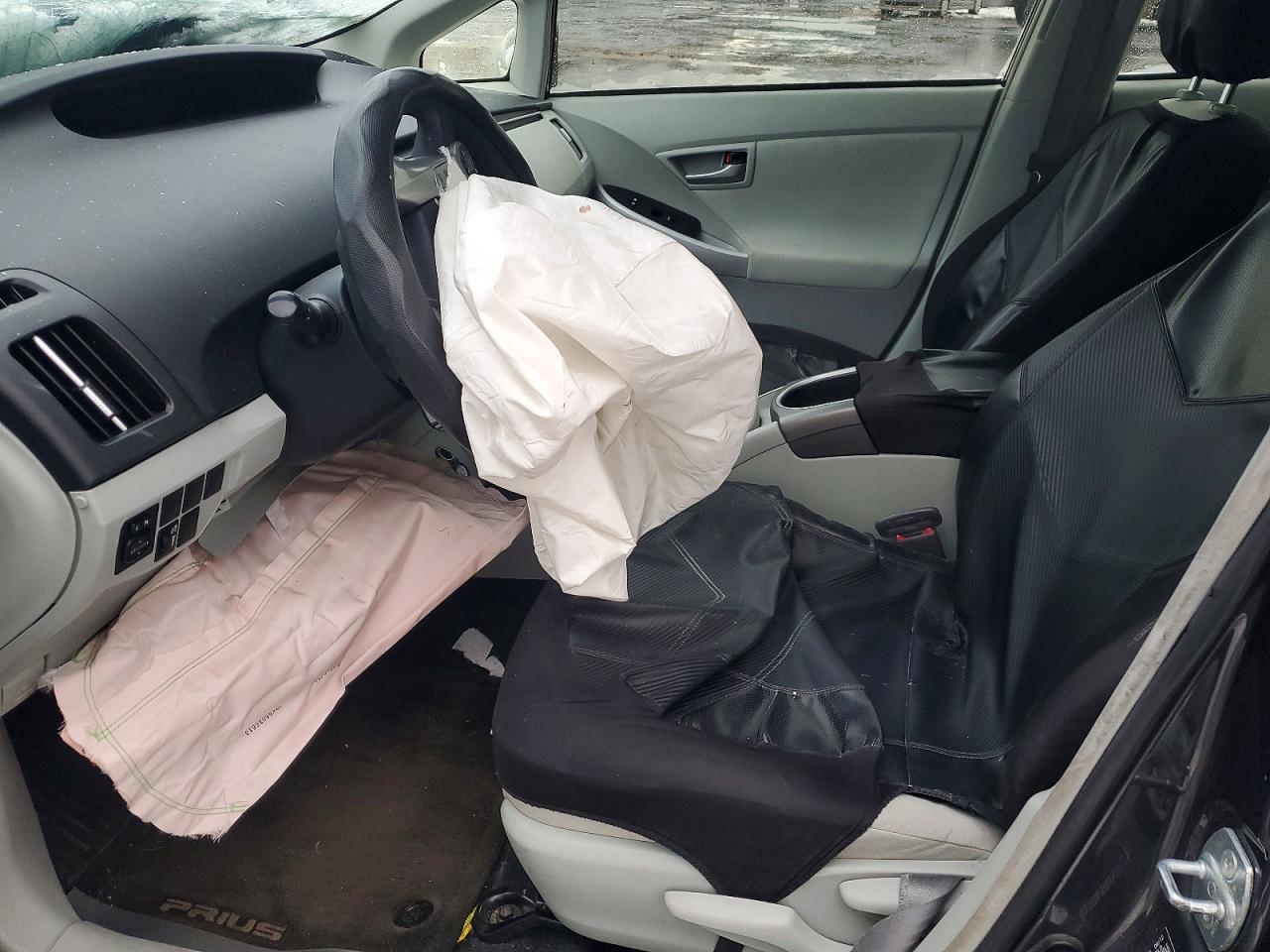 2012 TOYOTA PRIUS photo 7