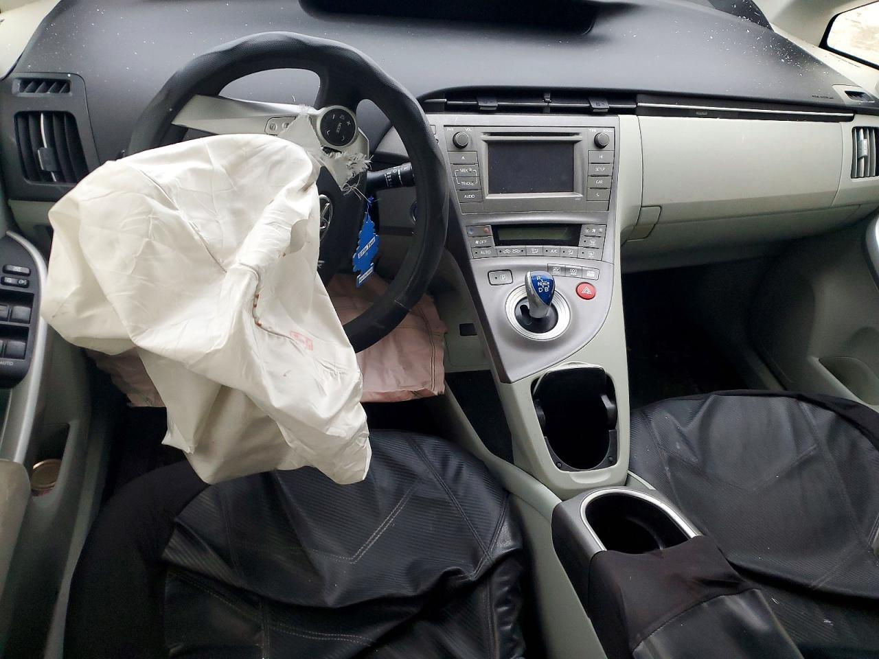 2012 TOYOTA PRIUS photo 8