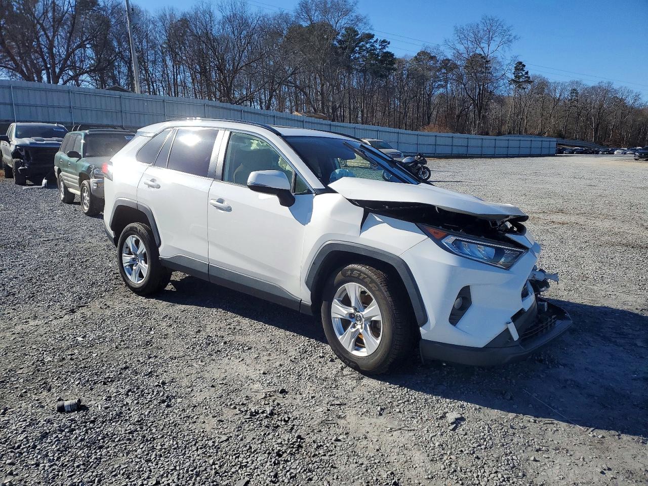 2019 TOYOTA RAV4 photo 4