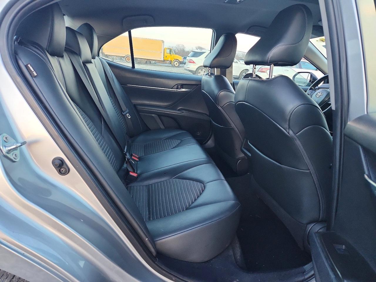 2021 TOYOTA CAMRY SE photo 10