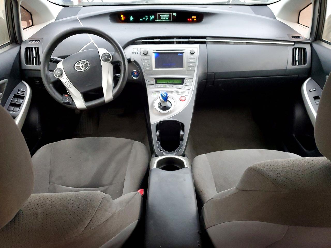 2013 TOYOTA PRIUS photo 8