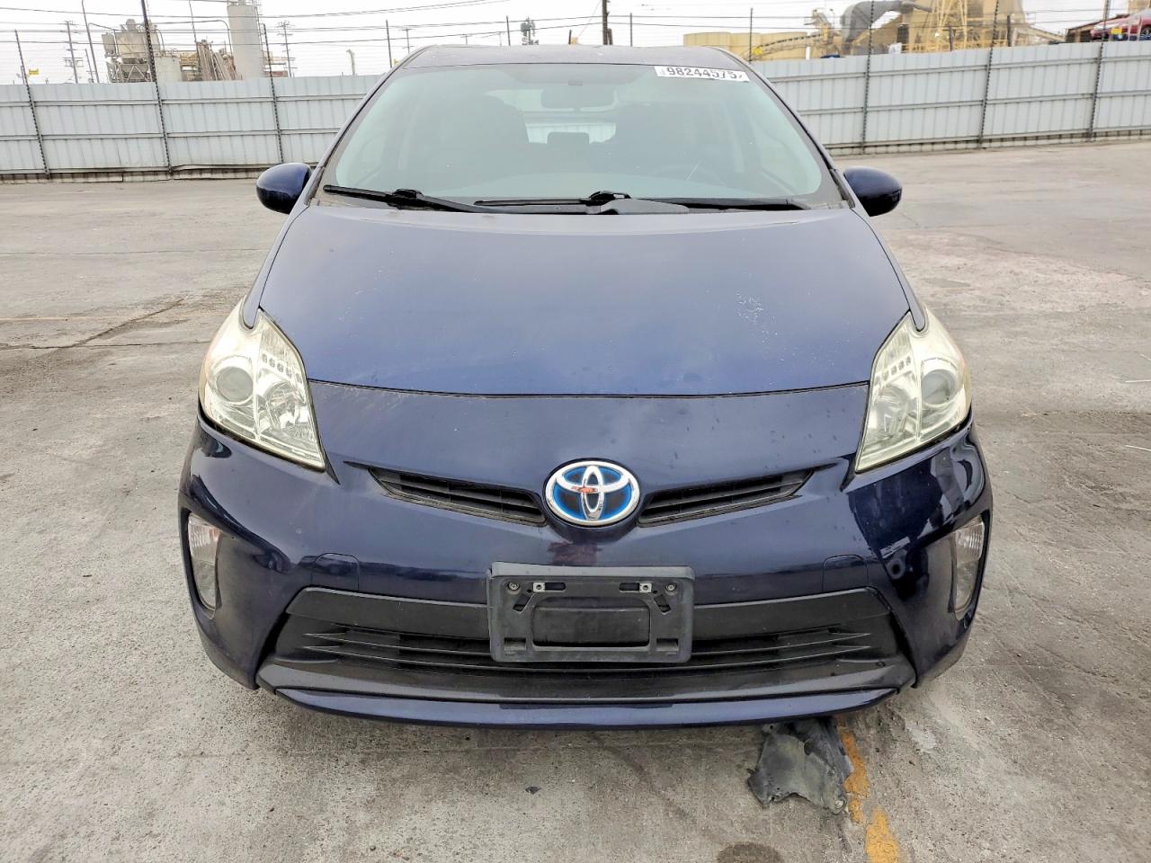 2013 TOYOTA PRIUS photo 5