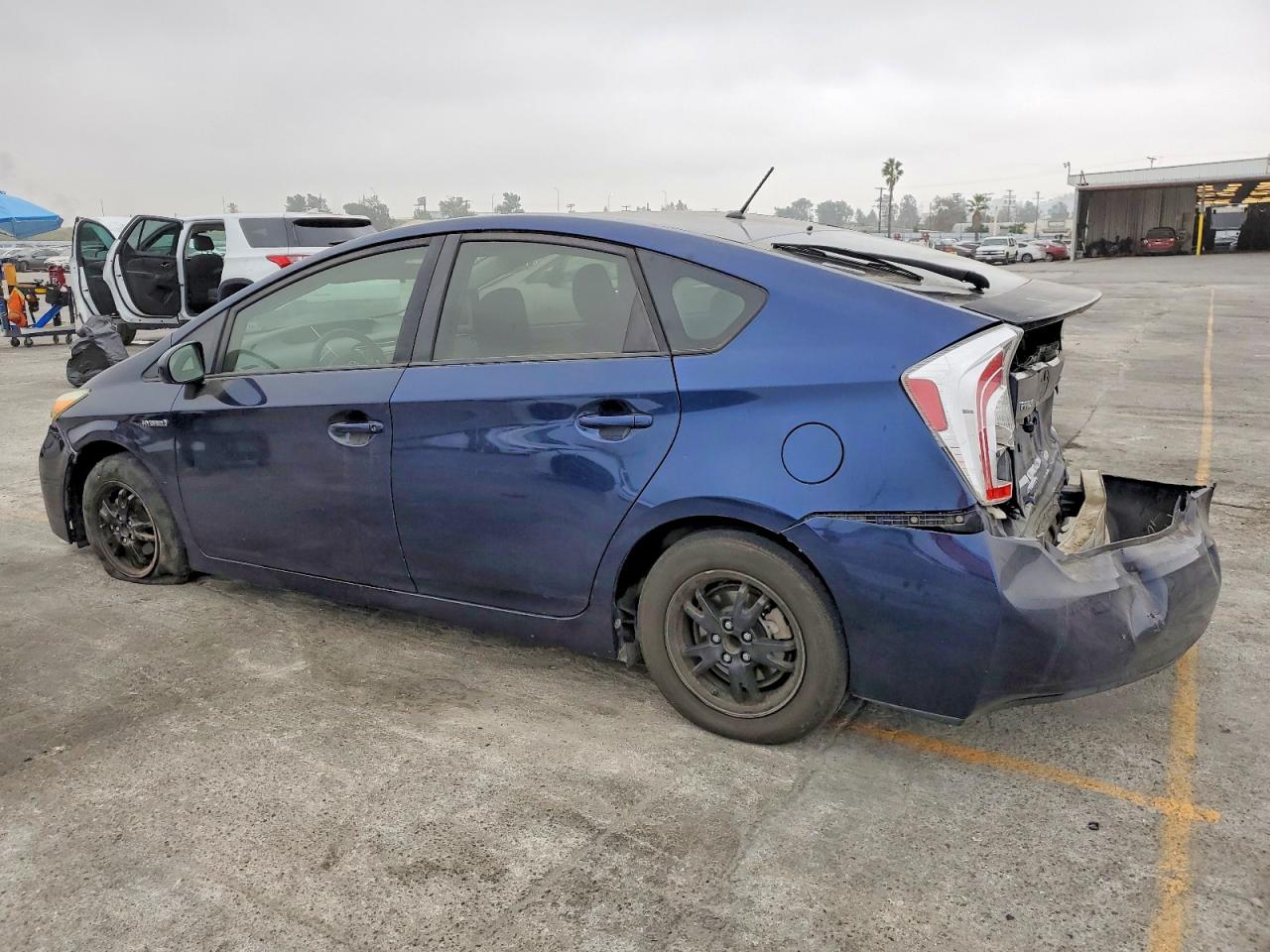 2013 TOYOTA PRIUS photo 2