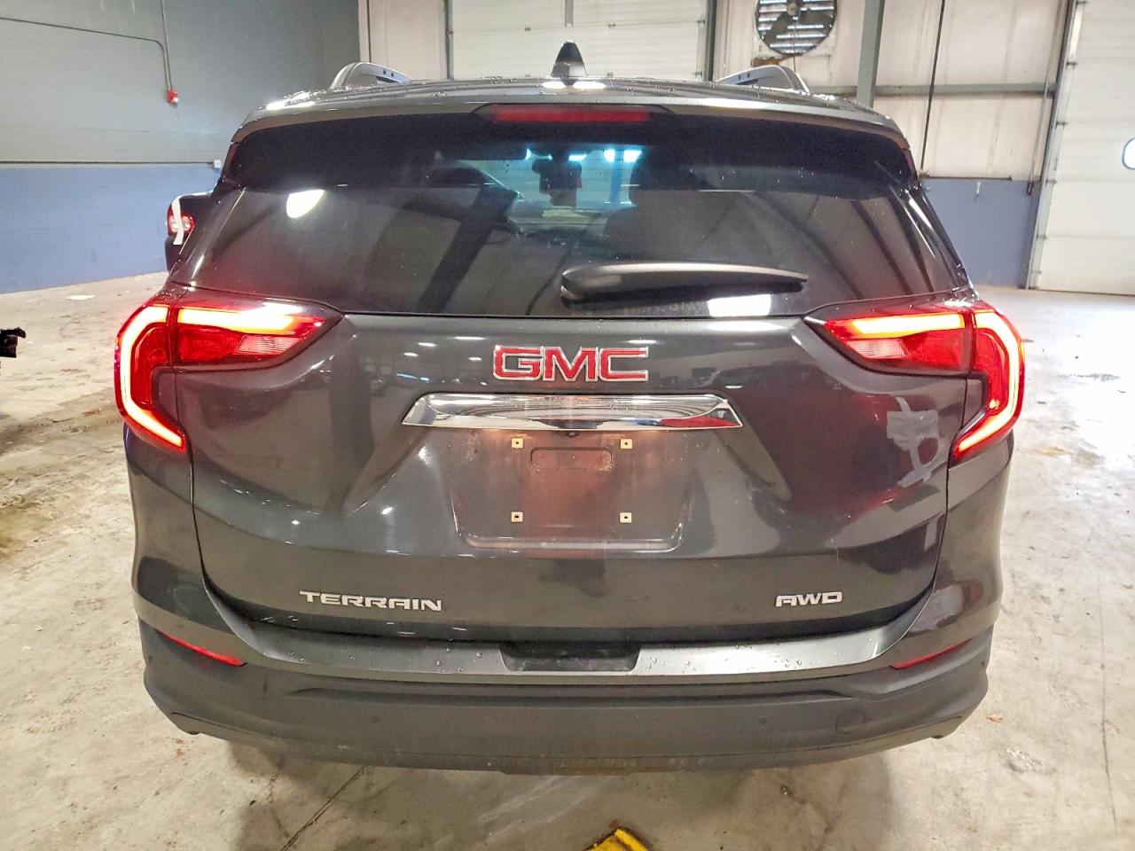 2018 GMC TERRAIN SLE photo 6