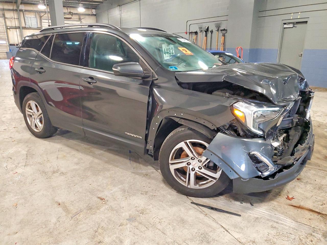 2018 GMC TERRAIN SLE photo 4