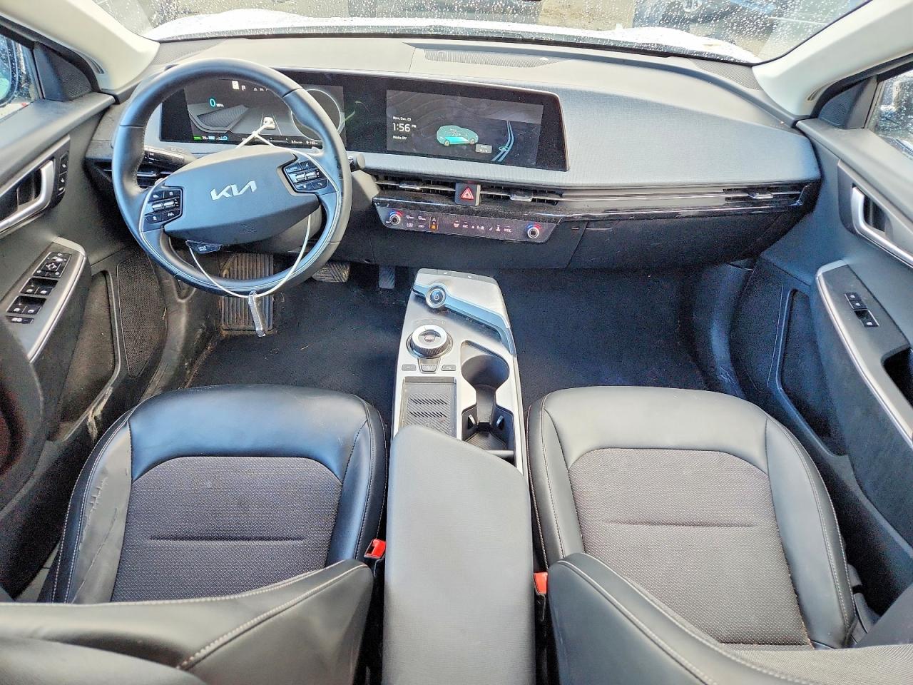 2022 KIA EV6 LIGHT photo 22