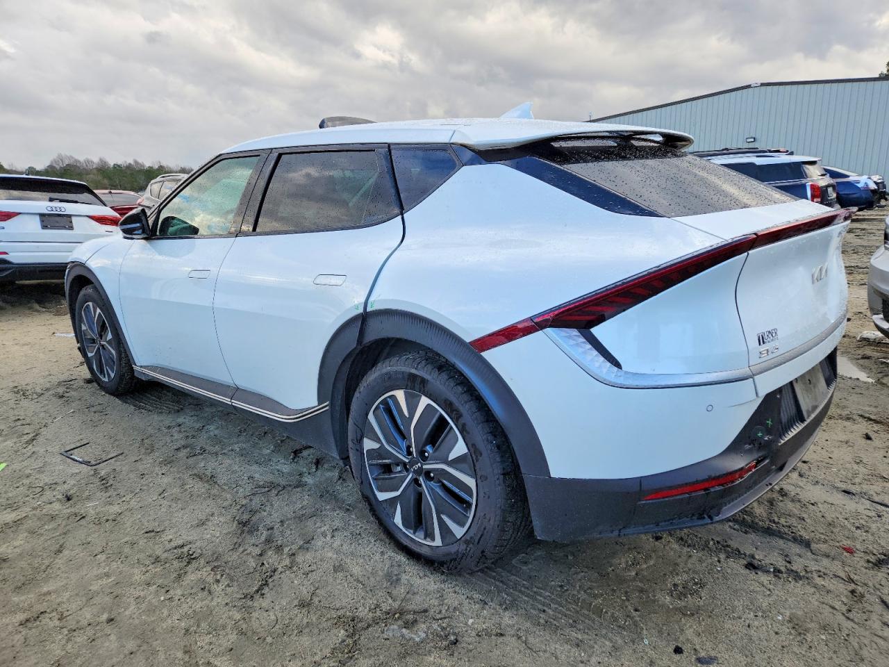2022 KIA EV6 LIGHT photo 4