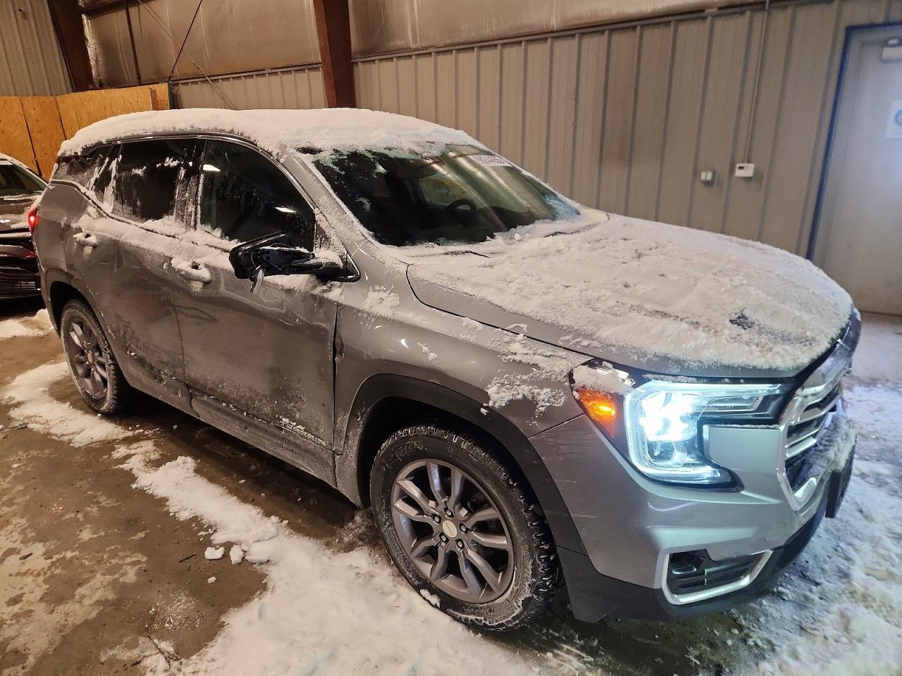 2024 GMC TERRAIN SLT photo 10