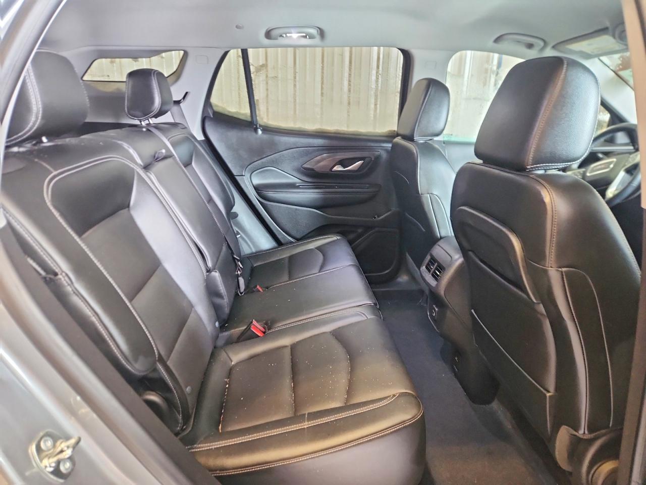 2024 GMC TERRAIN SLT photo 28