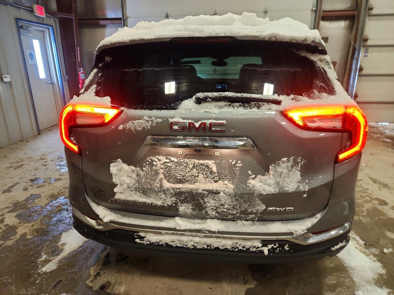2024 GMC TERRAIN SLT photo 16