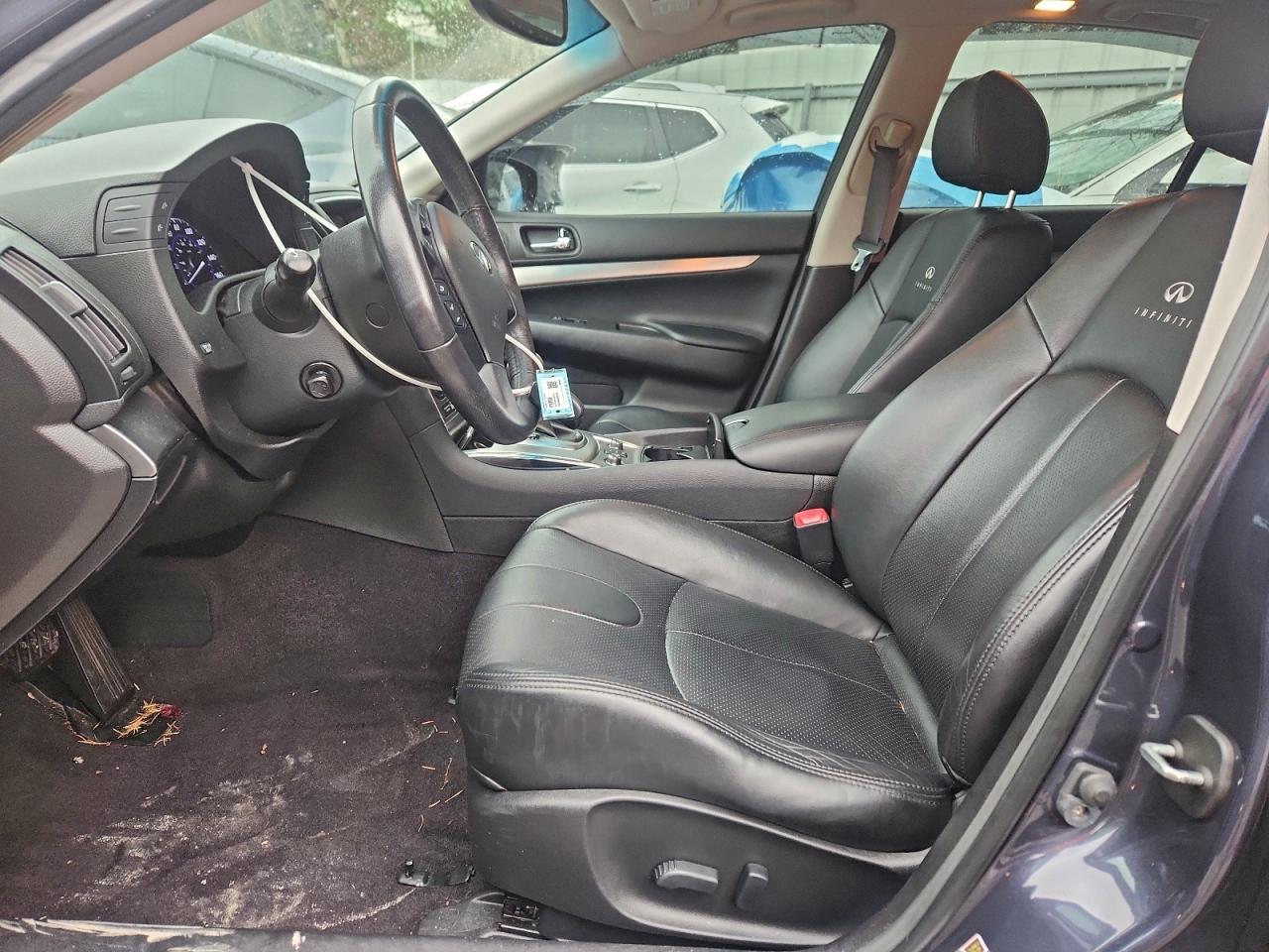 2012 INFINITI G37 photo 13