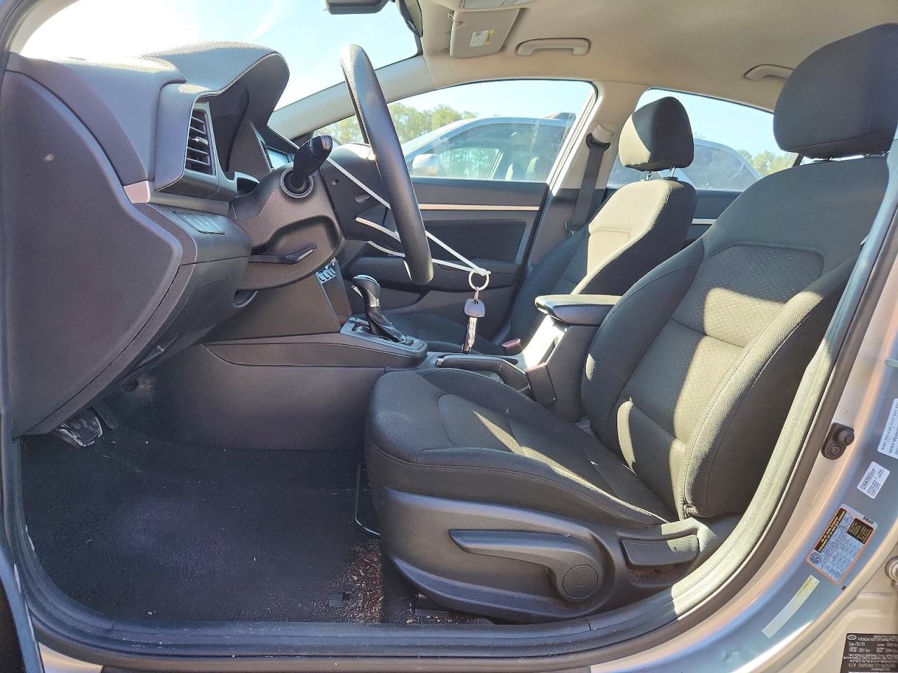 2020 HYUNDAI ELANTRA SEL photo 7