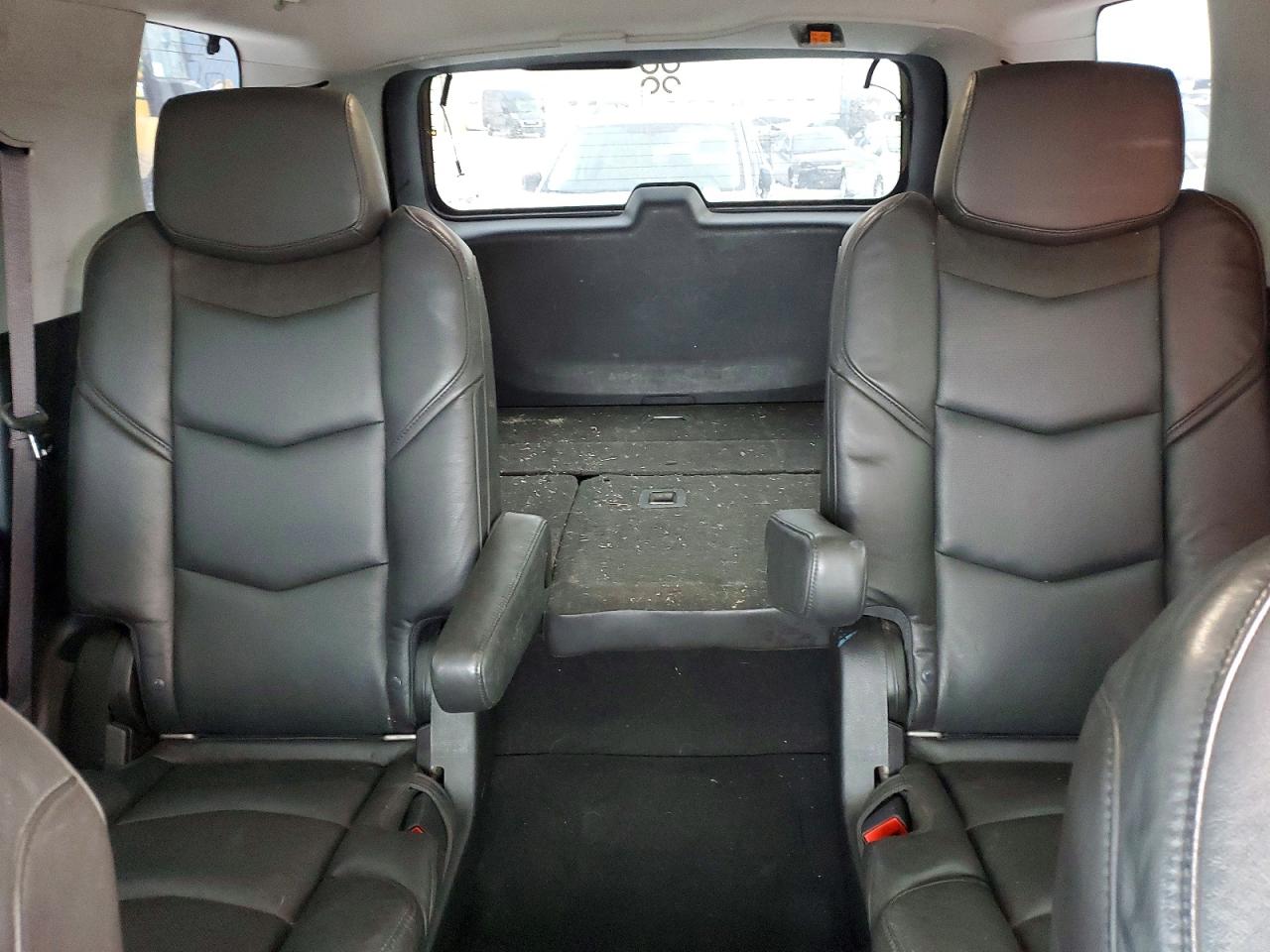 2016 CADILLAC ESCALADE LUXURY photo 28
