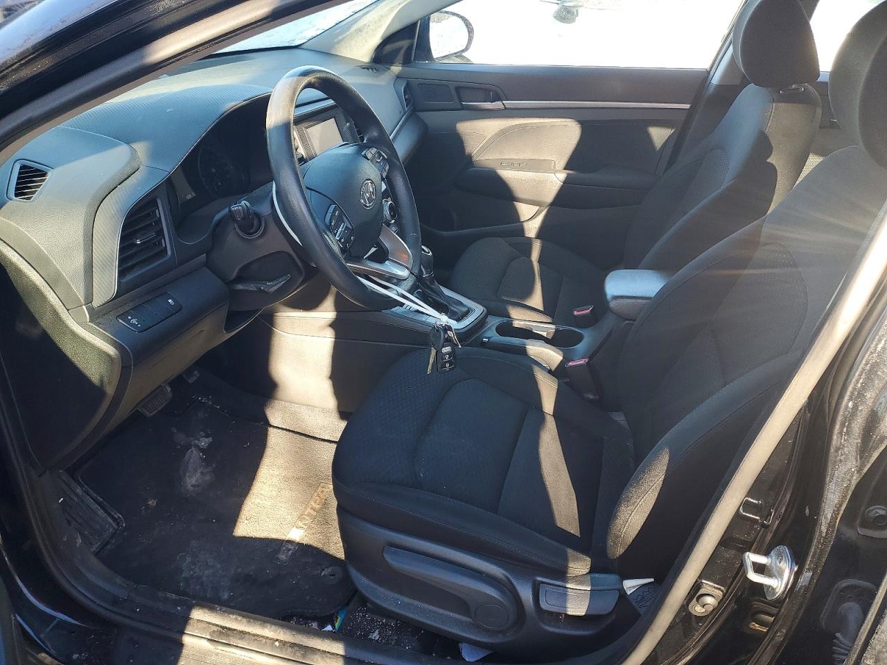 2019 HYUNDAI ELANTRA SE photo 7