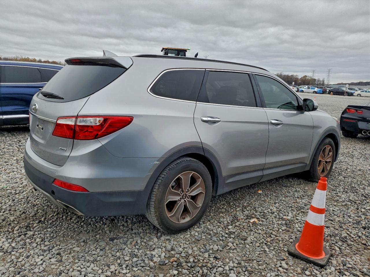 2016 HYUNDAI SANTA FE SE photo 3