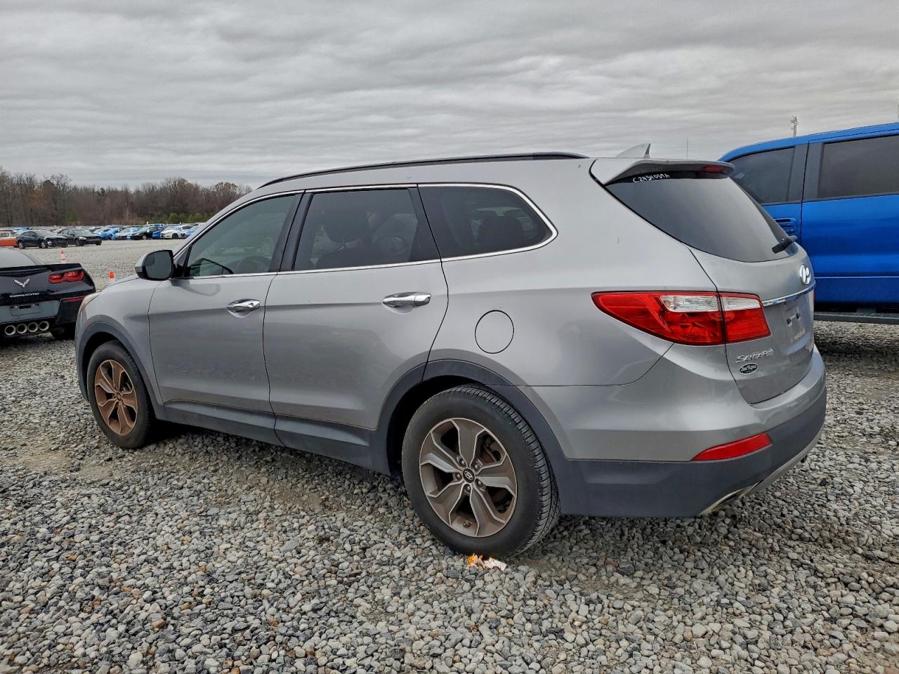 2016 HYUNDAI SANTA FE SE photo 2