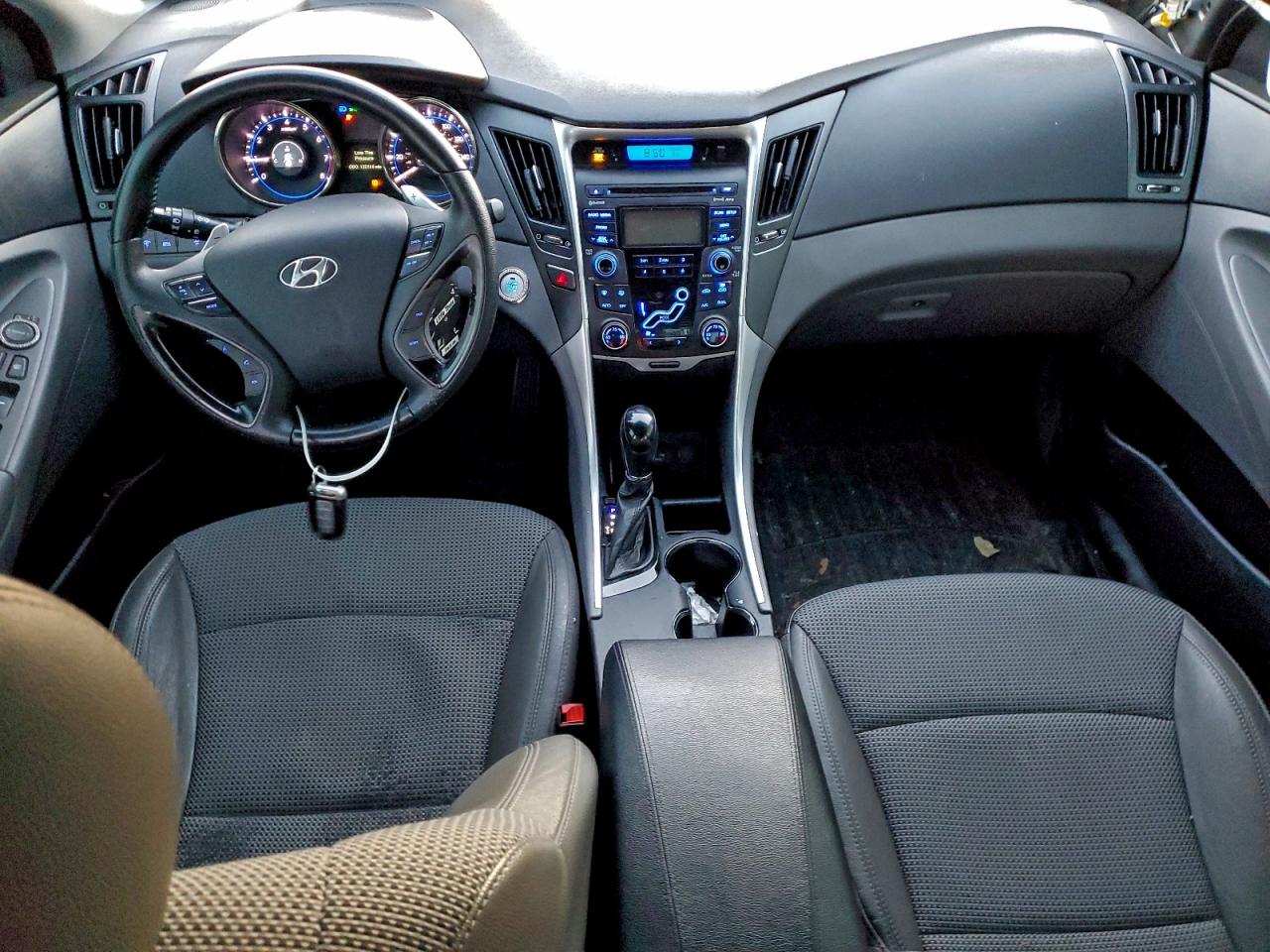 2012 HYUNDAI SONATA SE photo 8