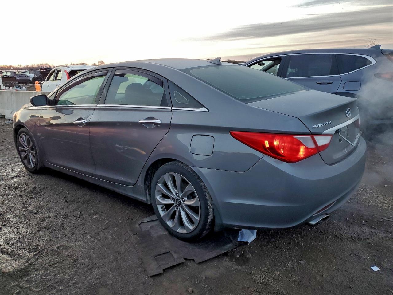 2012 HYUNDAI SONATA SE photo 2