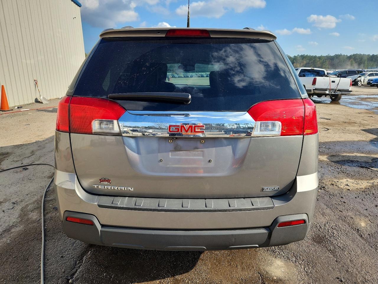 2012 GMC TERRAIN SLT photo 6
