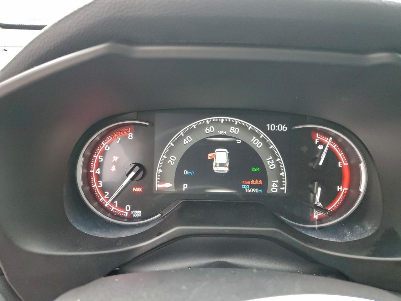 2025 TOYOTA RAV4 XLE photo 9