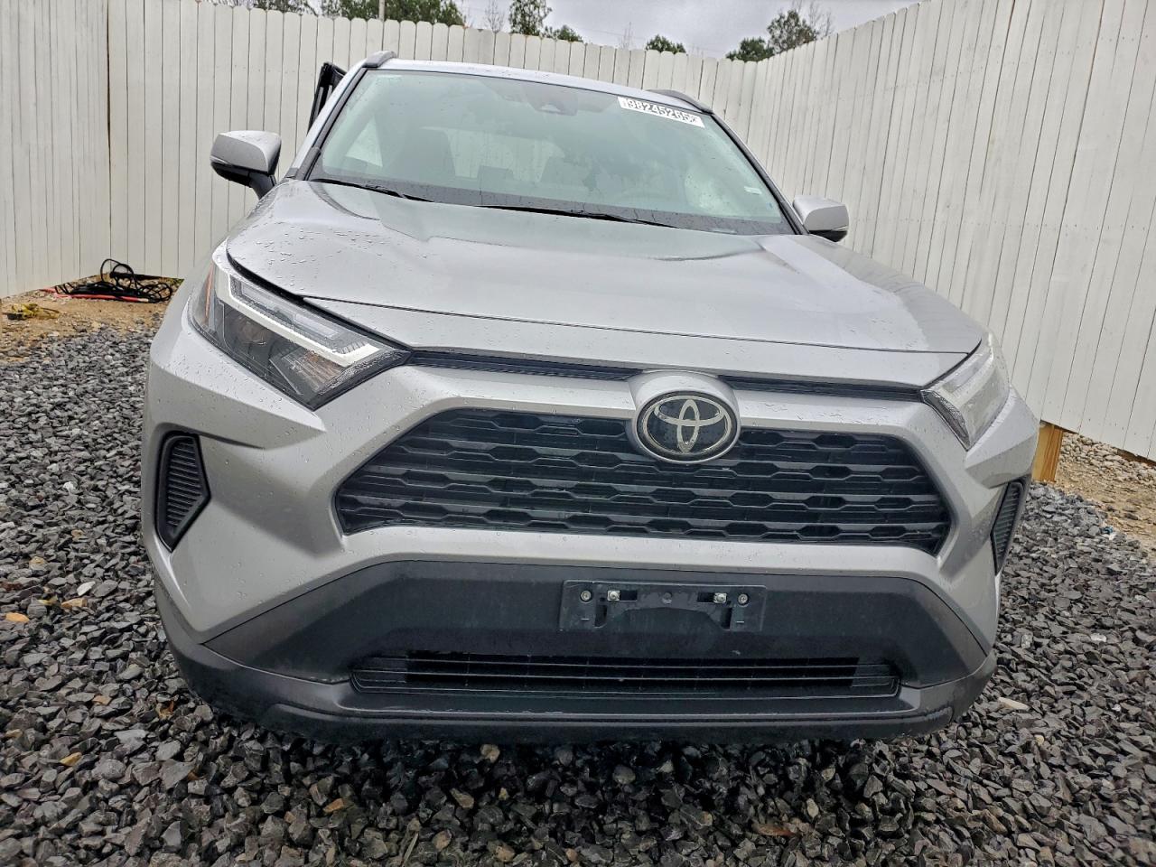 2025 TOYOTA RAV4 XLE photo 5