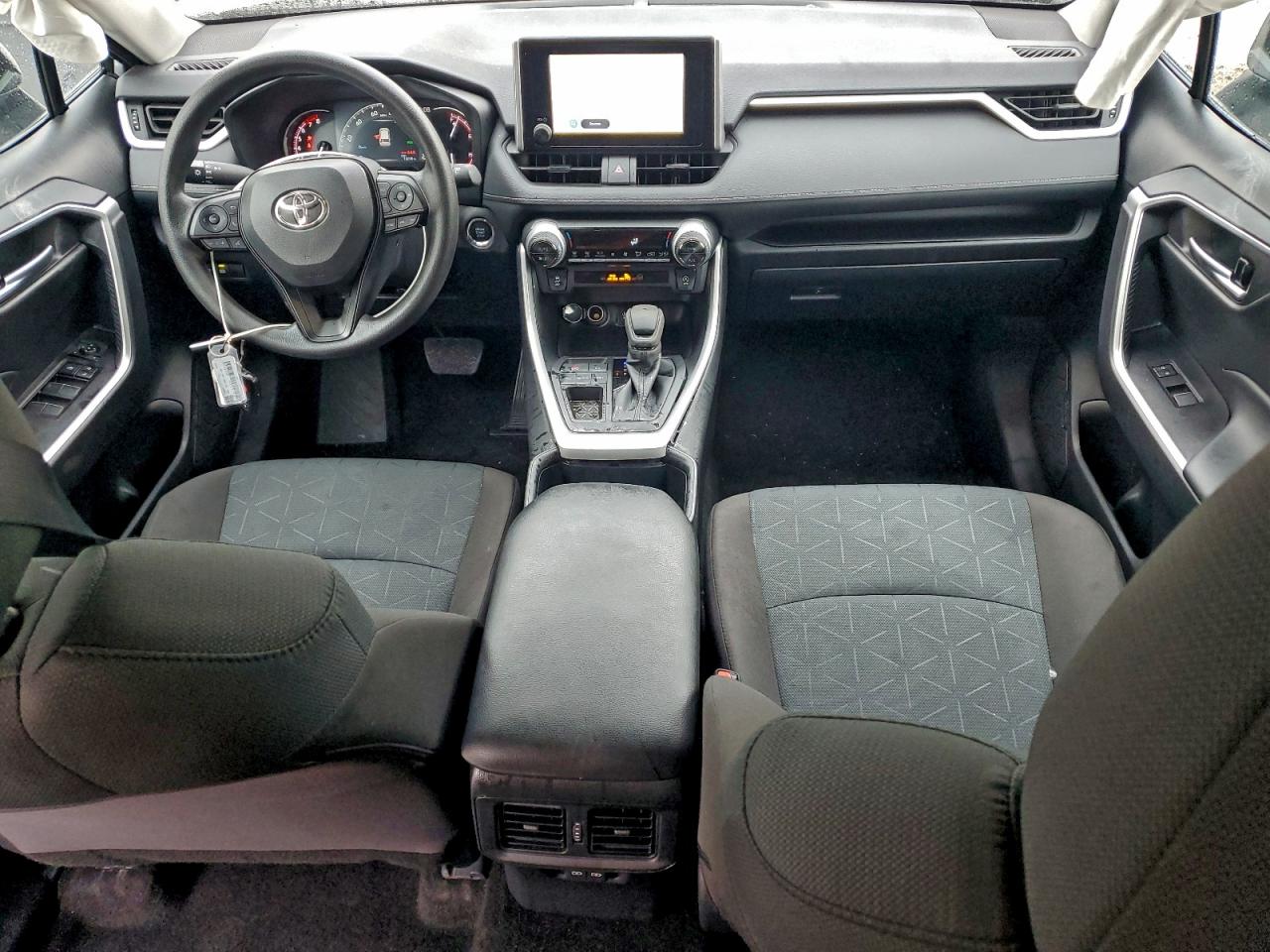 2025 TOYOTA RAV4 XLE photo 8