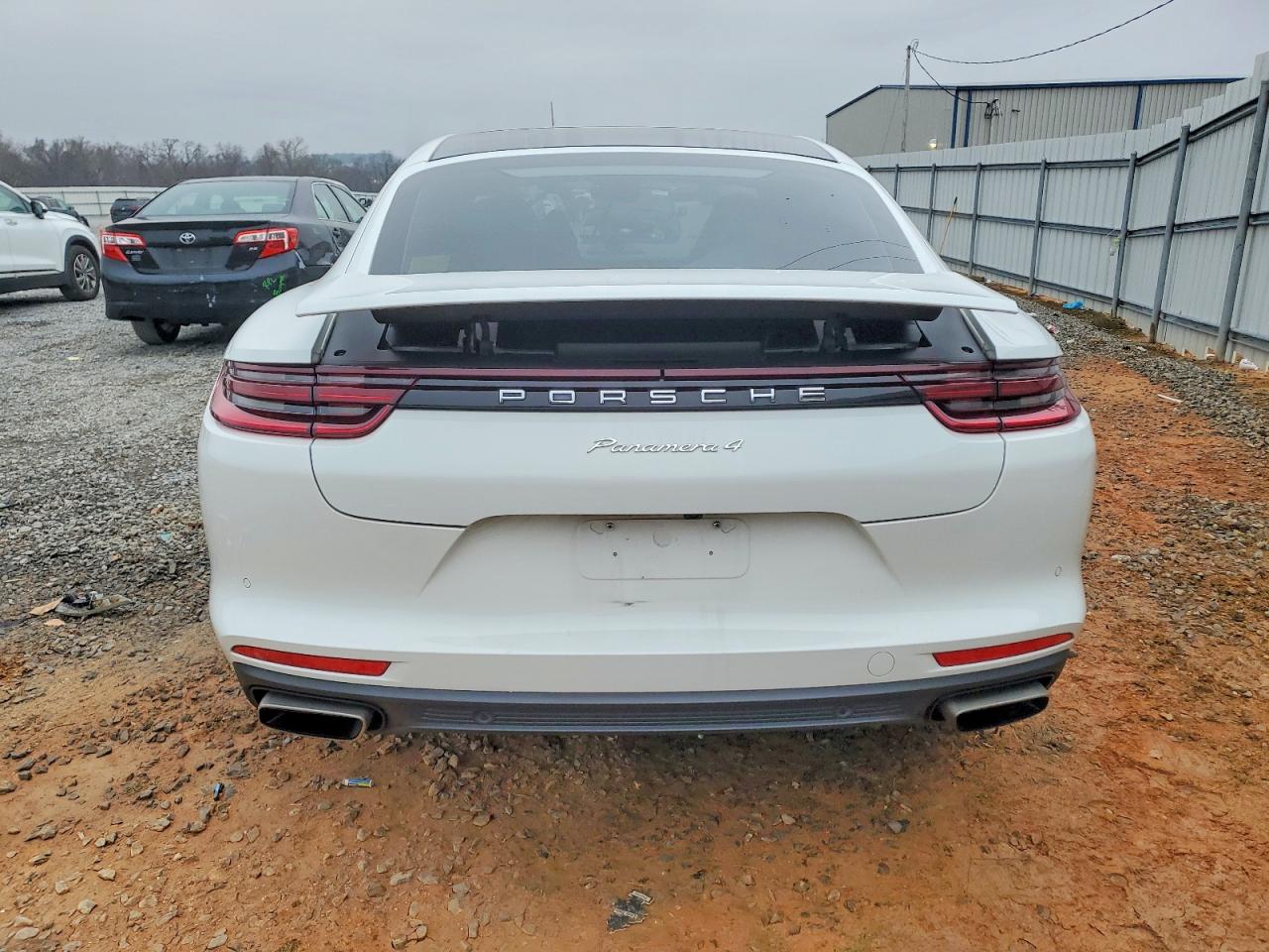 2018 PORSCHE PANAMERA 4 photo 6