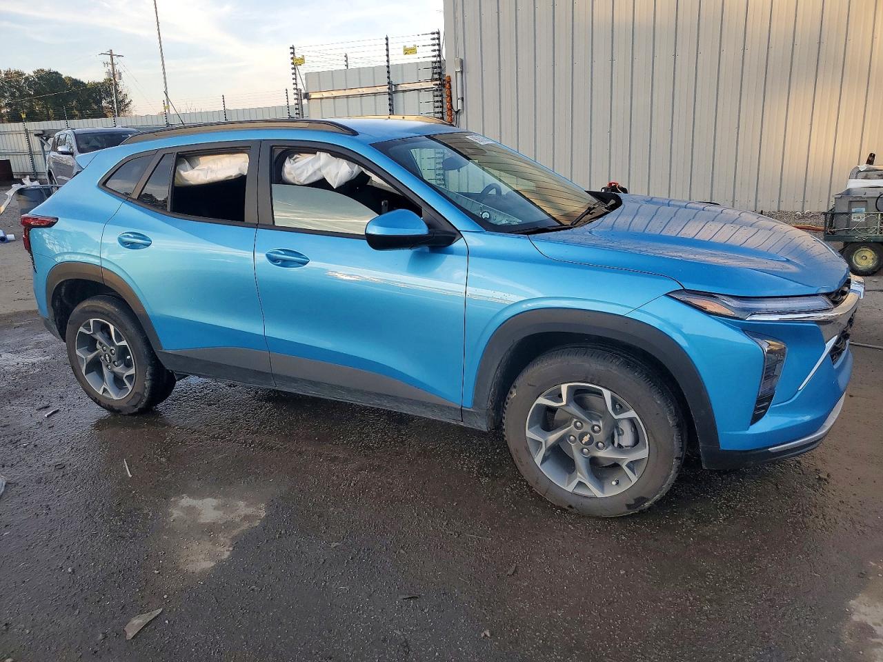 2025 CHEVROLET TRAX 1LT photo 4