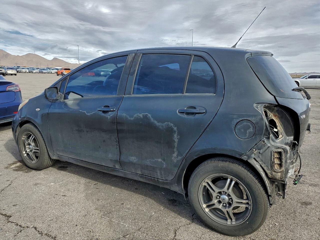2009 TOYOTA YARIS photo 2