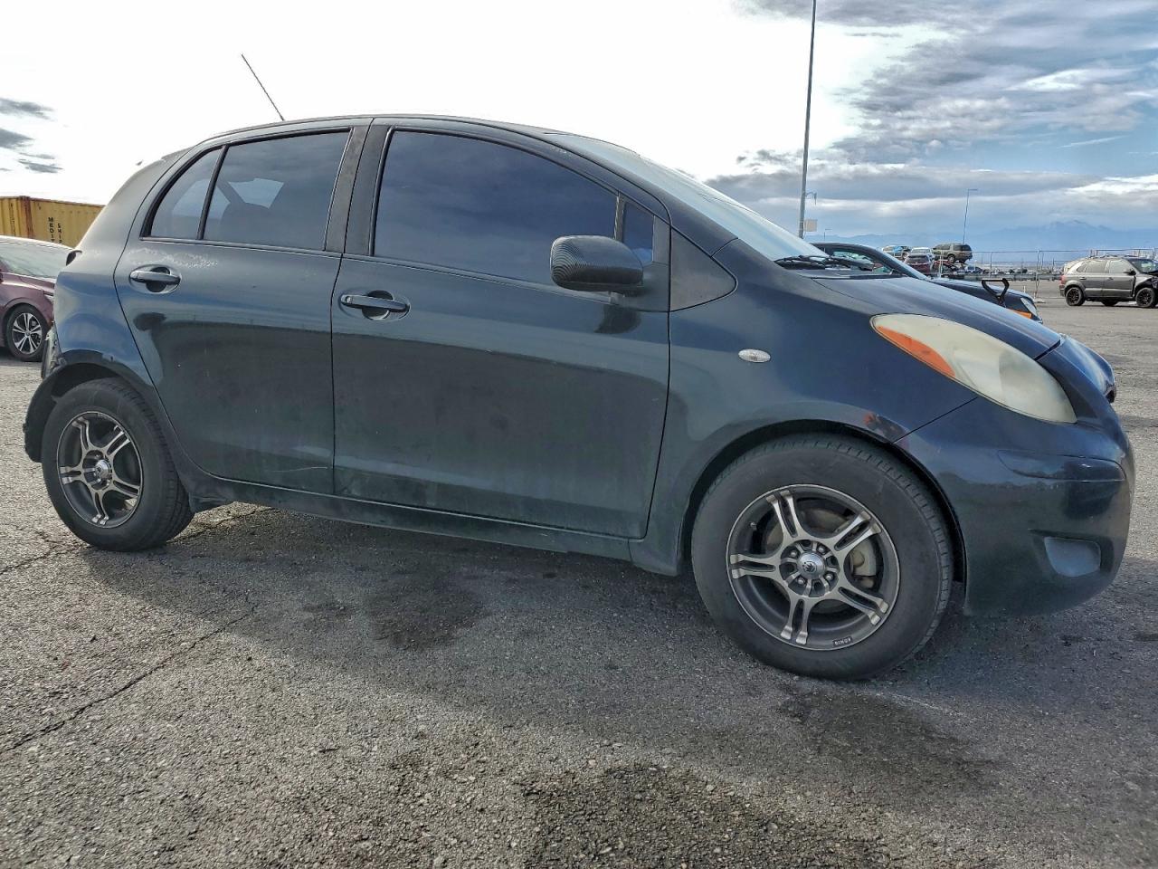 2009 TOYOTA YARIS photo 4