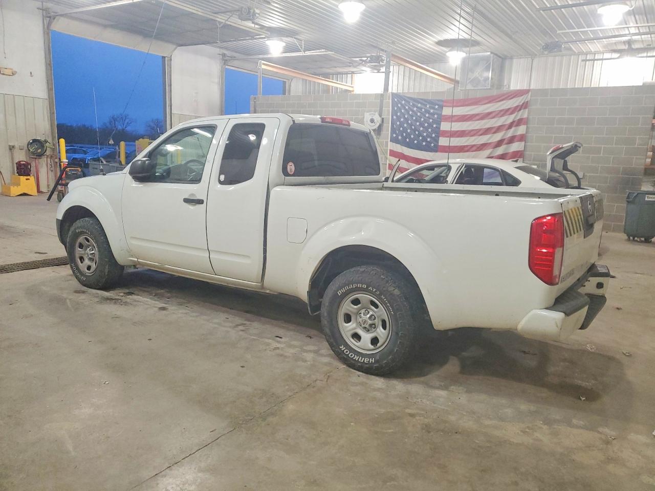 2017 NISSAN FRONTIER S photo 2