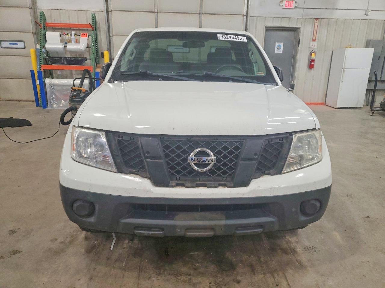 2017 NISSAN FRONTIER S photo 5