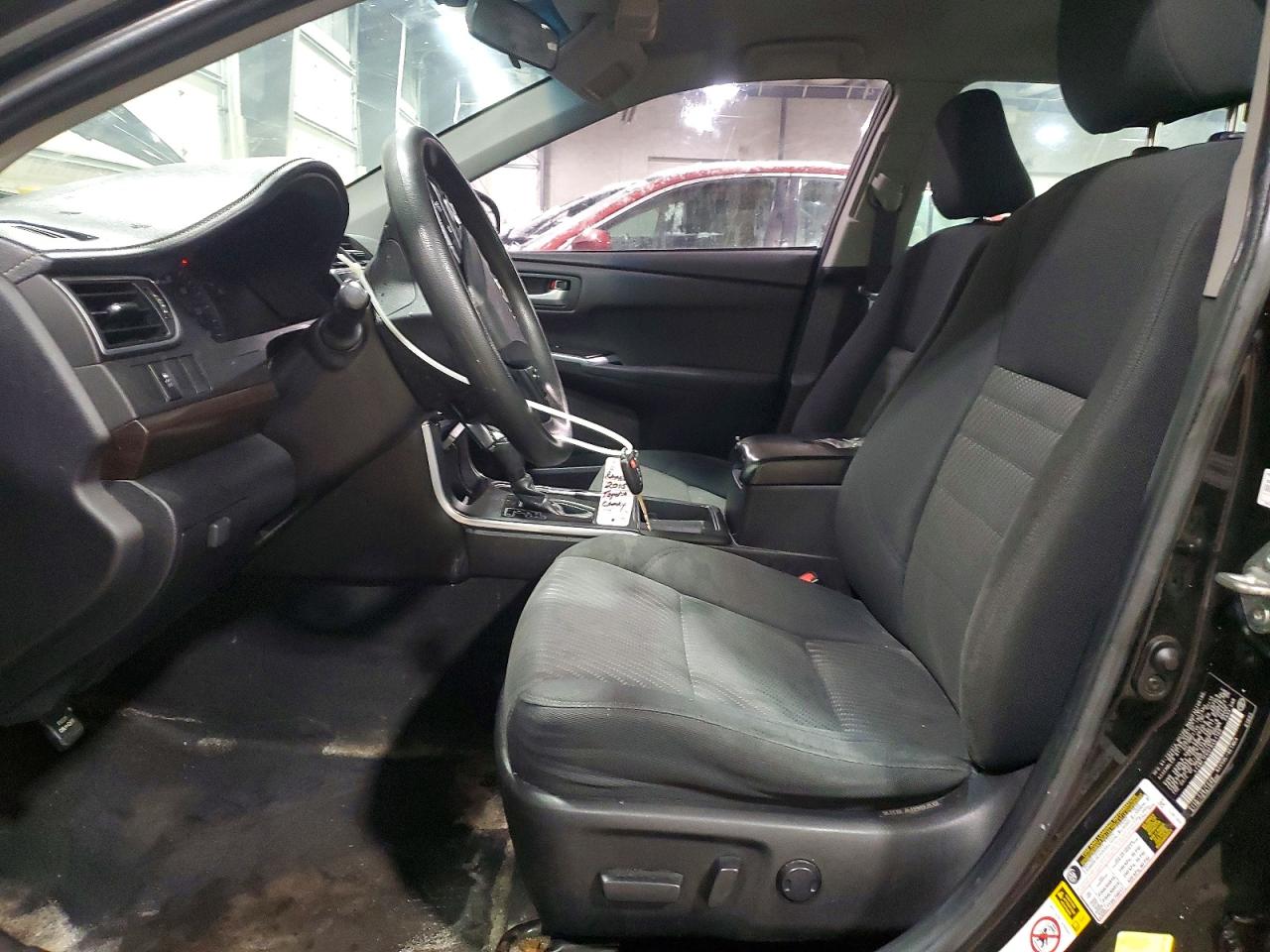 2015 TOYOTA CAMRY LE photo 13