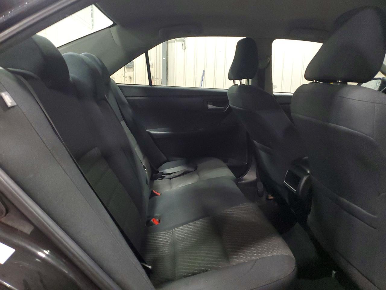 2015 TOYOTA CAMRY LE photo 19