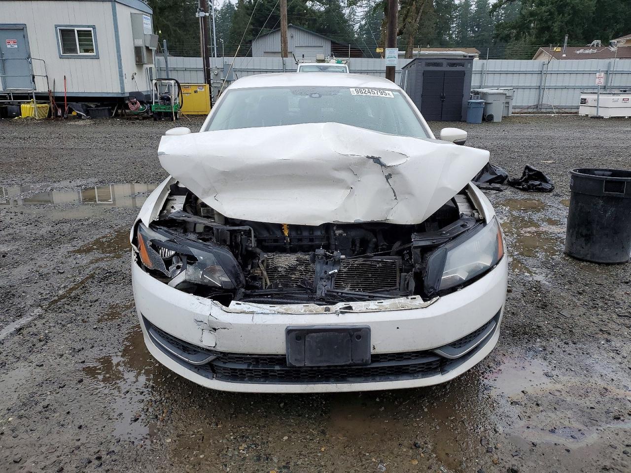 2014 VOLKSWAGEN PASSAT S photo 5