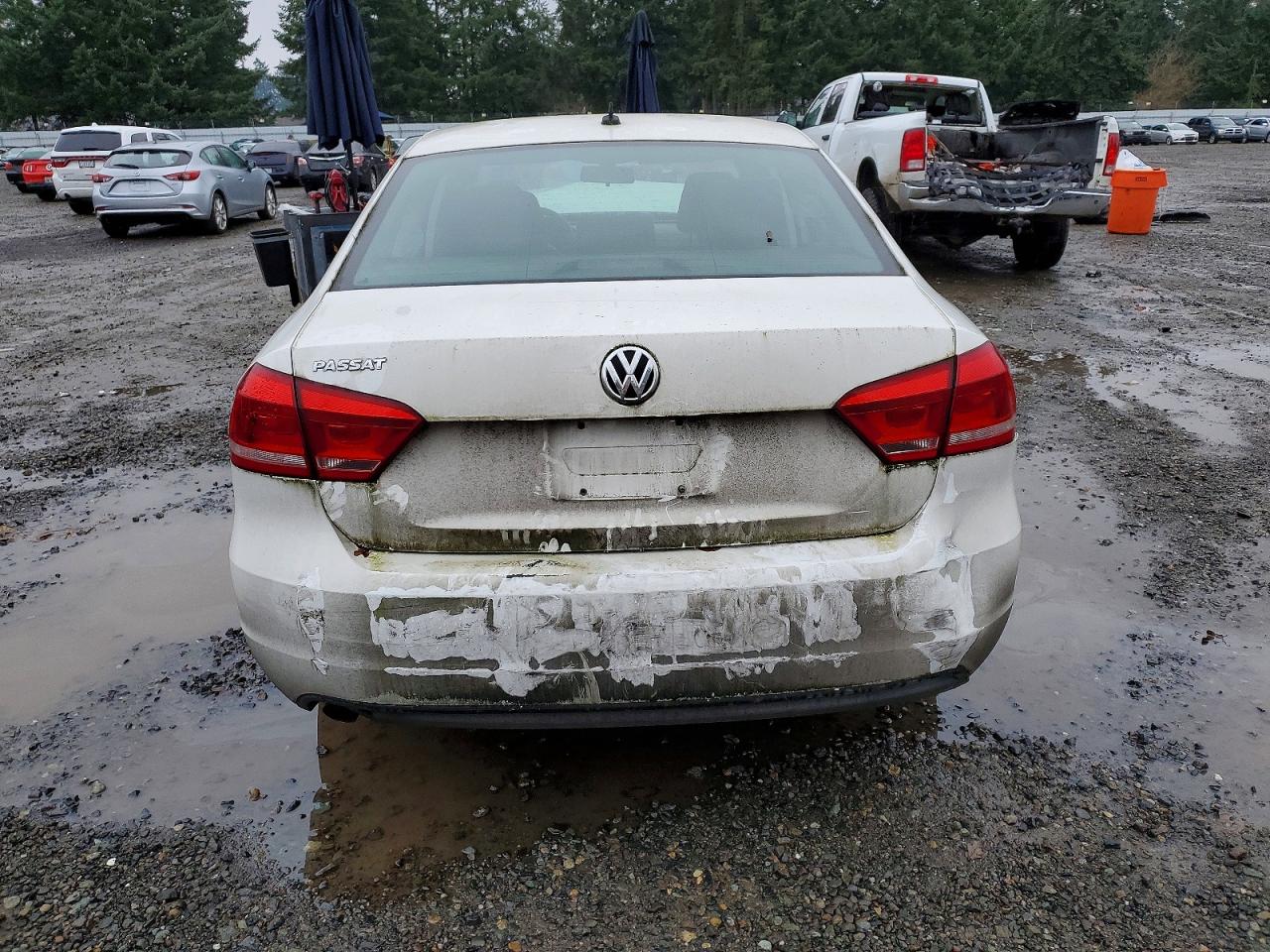 2014 VOLKSWAGEN PASSAT S photo 6