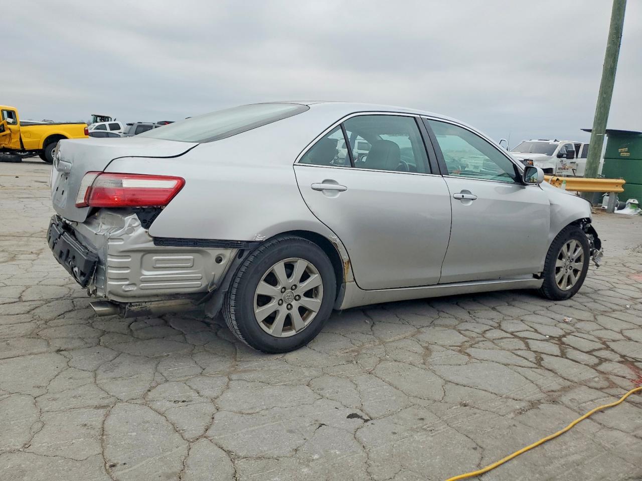 2008 TOYOTA CAMRY LE photo 3