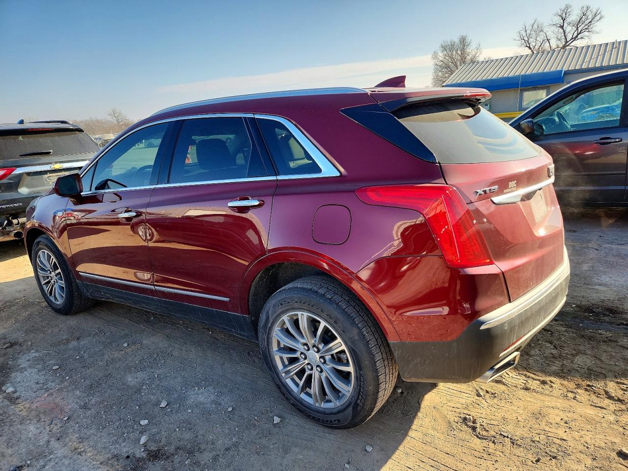 2017 CADILLAC XT5 LUXURY photo 2
