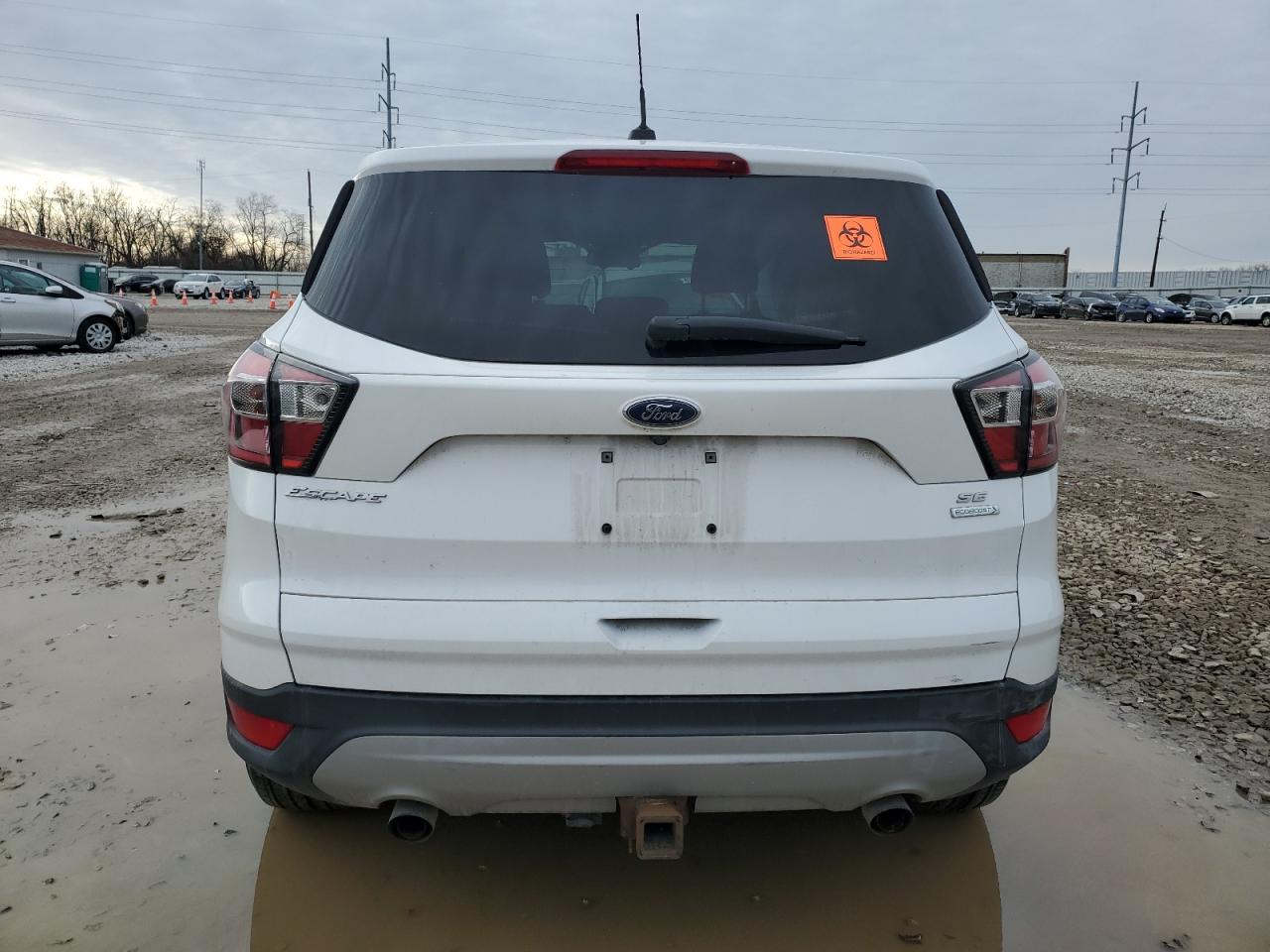 2017 FORD ESCAPE SE photo 11