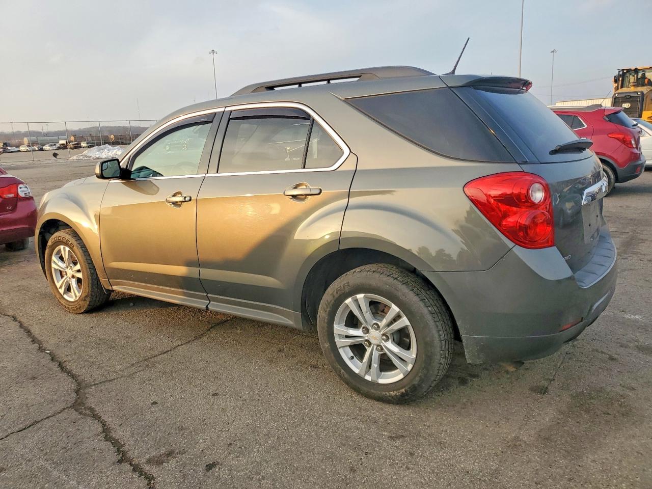 2013 CHEVROLET EQUINOX LT photo 2