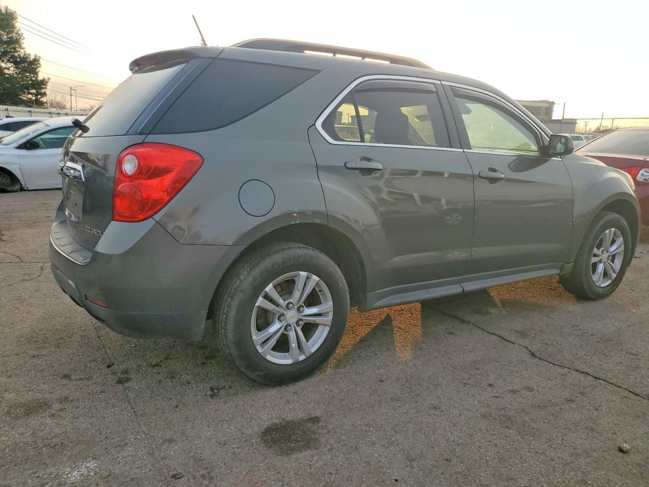 2013 CHEVROLET EQUINOX LT photo 3