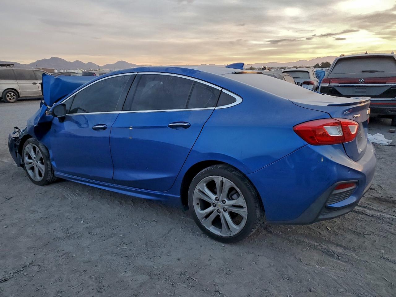 2017 CHEVROLET CRUZE PREMIER photo 2