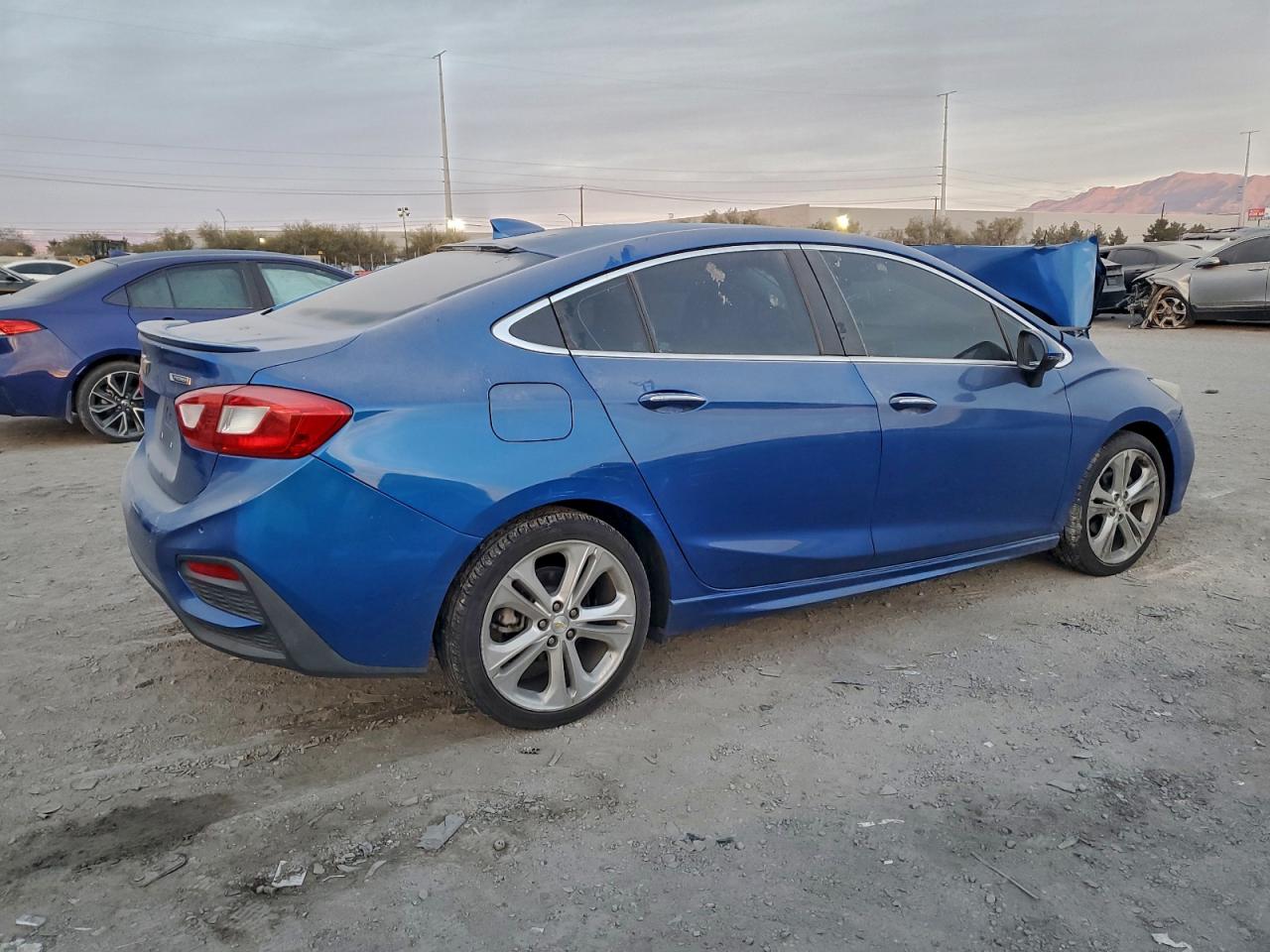 2017 CHEVROLET CRUZE PREMIER photo 3