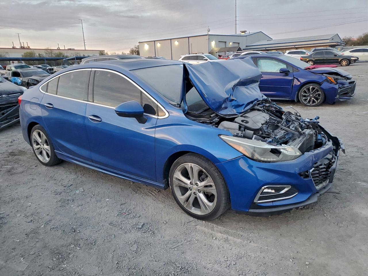 2017 CHEVROLET CRUZE PREMIER photo 4