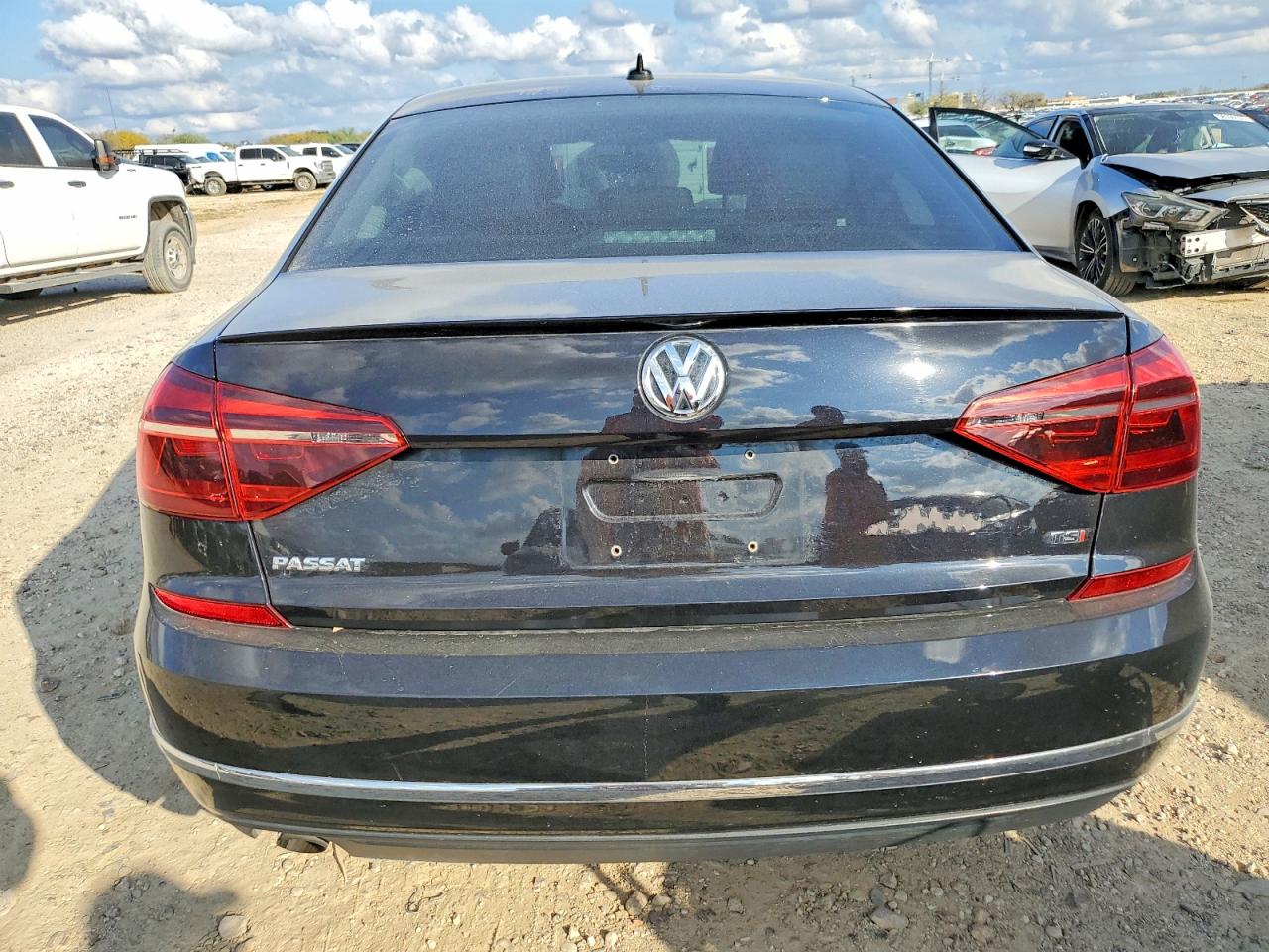 2019 VOLKSWAGEN PASSAT WOLFSBURG photo 6